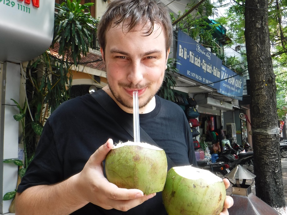 Štastný to Čech, který si koupí čerstvý kokos přímo na ulici